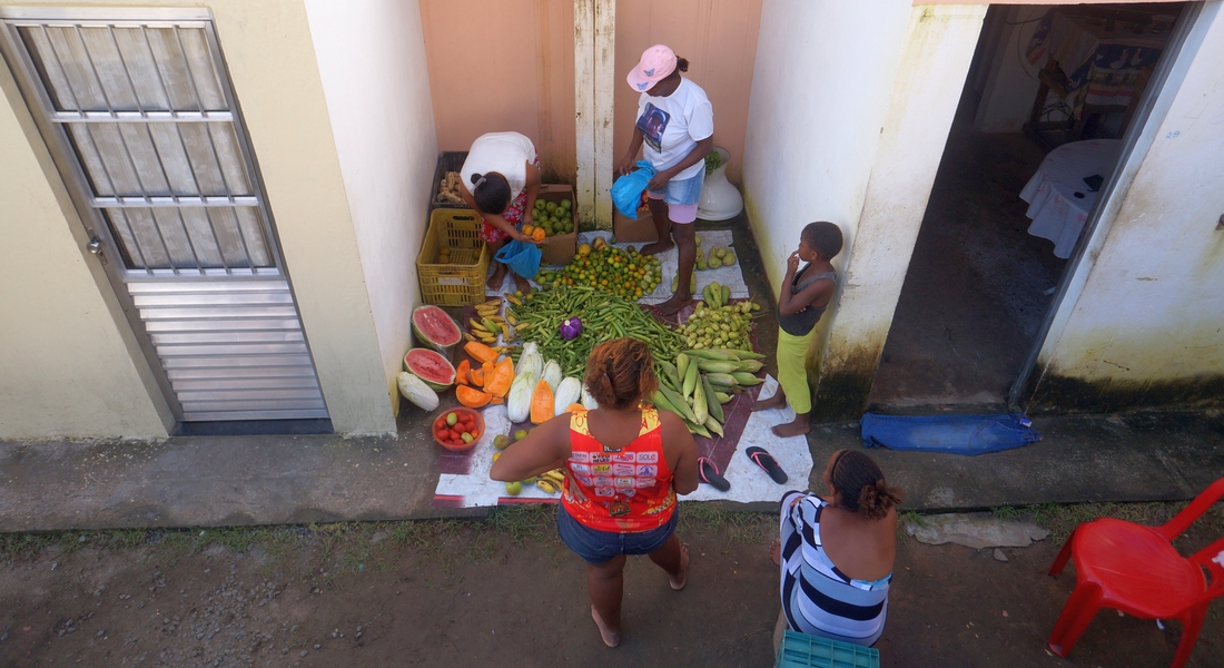 Street trading in Salvador, Brazil. Photo: Marie Kolling (from the book)